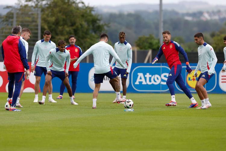 包含西甲中后场控球战术全面升级,增强比赛观赏性的词条 包含西甲中后场控球战术全面升级,增强比赛观赏性的词条