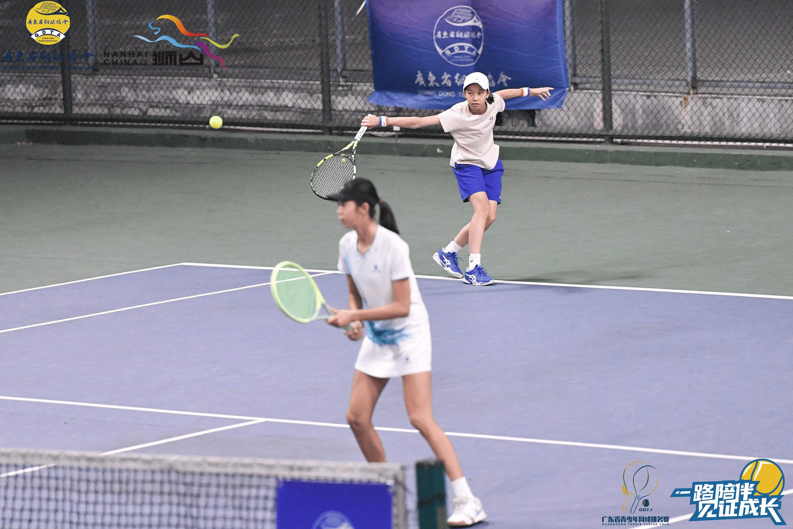 KAIYUNAPP-&quot;传统与现代结合：复古风格的网球赛吸引年轻人&quot;的简单介绍