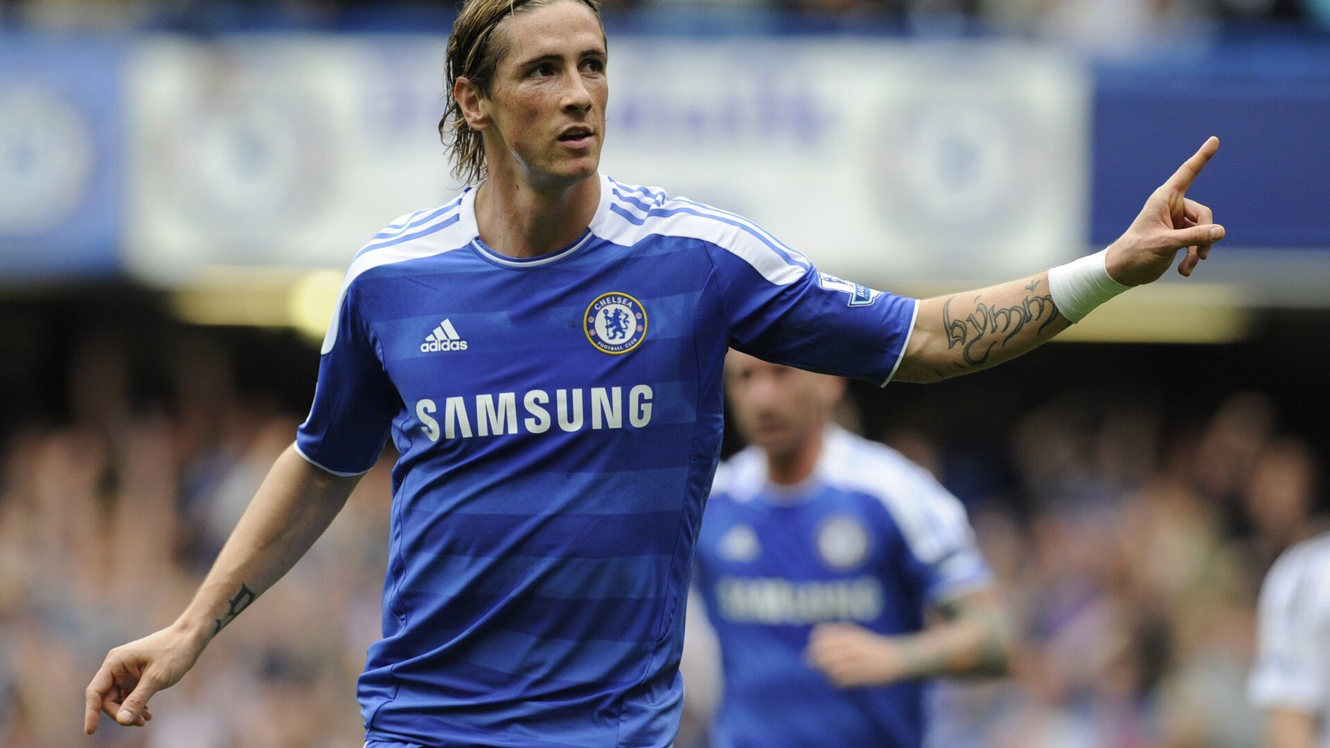 球迷自发:打造“最狂热”的观赛氛围,球迷看球赛