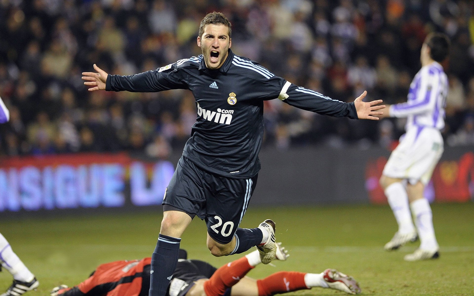 篮球职业联赛转播技术持续升级，篮球转播赛事