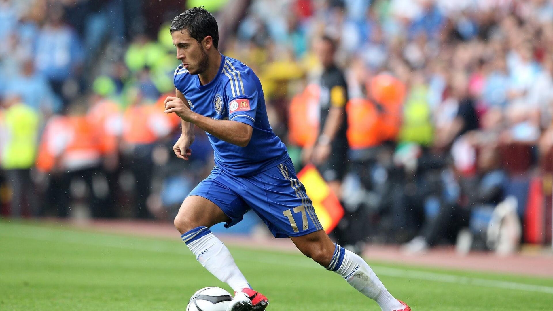 林丹走进乡村小学推广羽毛球运动,羽毛球国家队林丹