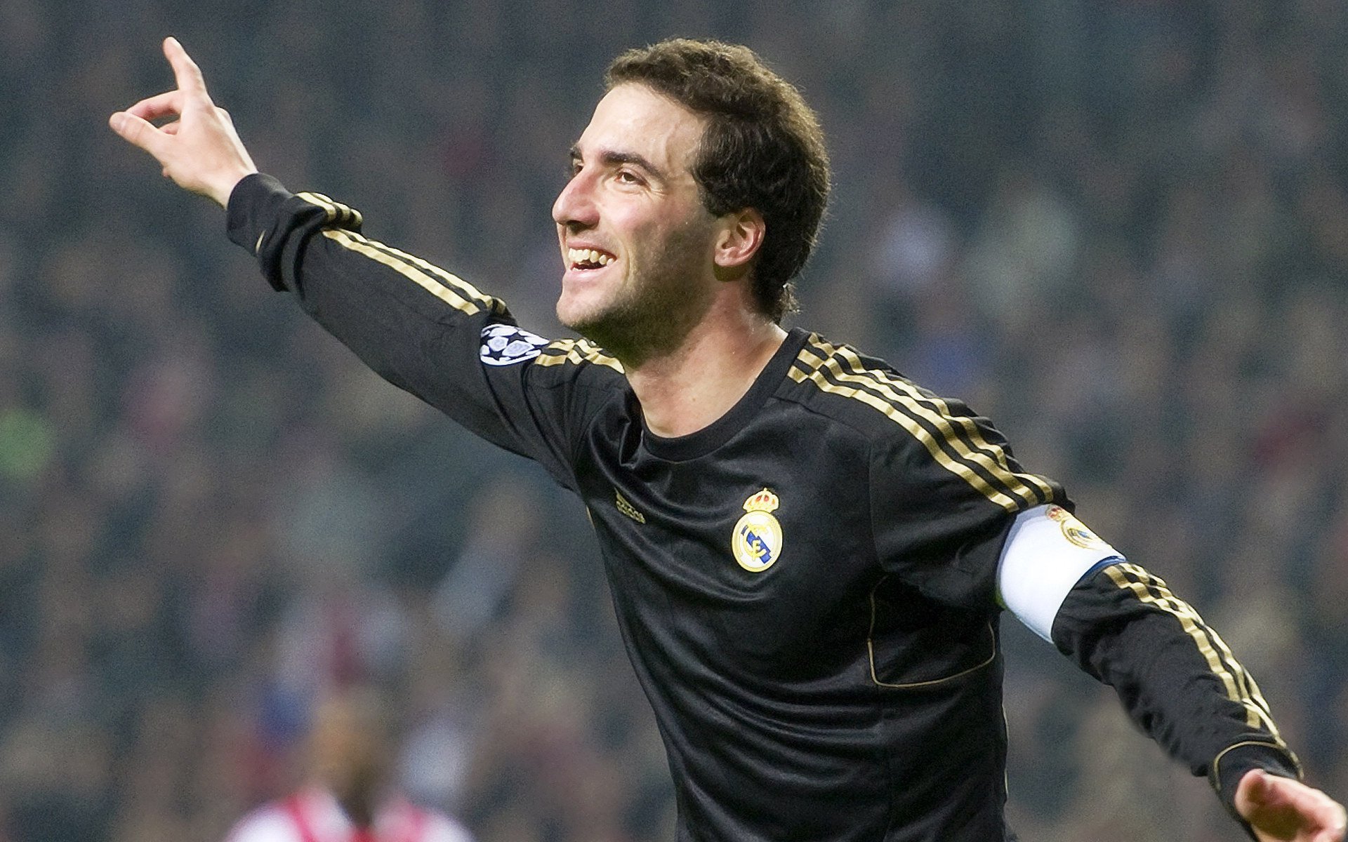 青年队战术变化频繁力求应对不同类型国际强队挑战,青年队队长是谁