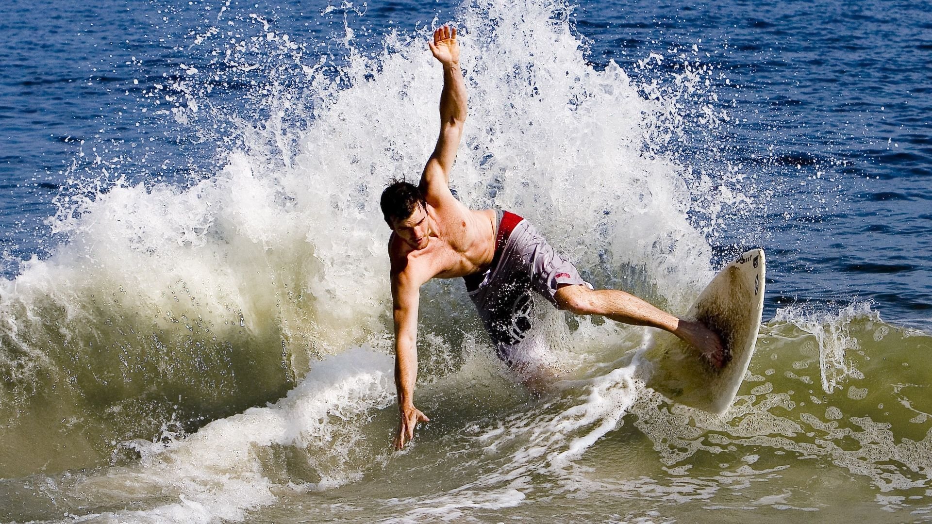 未来联盟:沉浸式虚拟比赛、增强现实互动频出新玩法,未来虚拟世界游戏